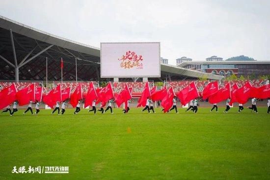 皇太子争选太子妃，兰心本有所爱，却不能不进到太子府，由于才调出众，深得皇太子和纪淑妃的爱好，兰心被妒忌和架空，在太子府里受尽患难！实在一切诡计都是秀女姚芊芊设计的，姚芊芊是万贵妃的人，本身参选秀女就是为了接近太子，协助万贵妃革除太子，固然她心中也还有所爱，但不能不往争选太子妃，革除一切阻碍本身当上太子妃的秀女。姚芊芊谗谄兰心通奸，差点害的兰心被赐死，关头时刻兰心被梅儿所救。几往后发布太子妃人选之时，纪淑妃为了保全年夜局，仍是让姚芊芊当上了太子妃，姚芊芊十分疾苦心里挣扎，兰心、梅儿、金碧瑶当上侧妃，年夜家各纪念想……。